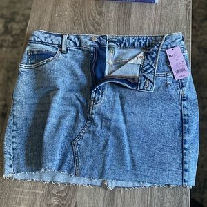 💙 Wild Fable Distressed Skirt